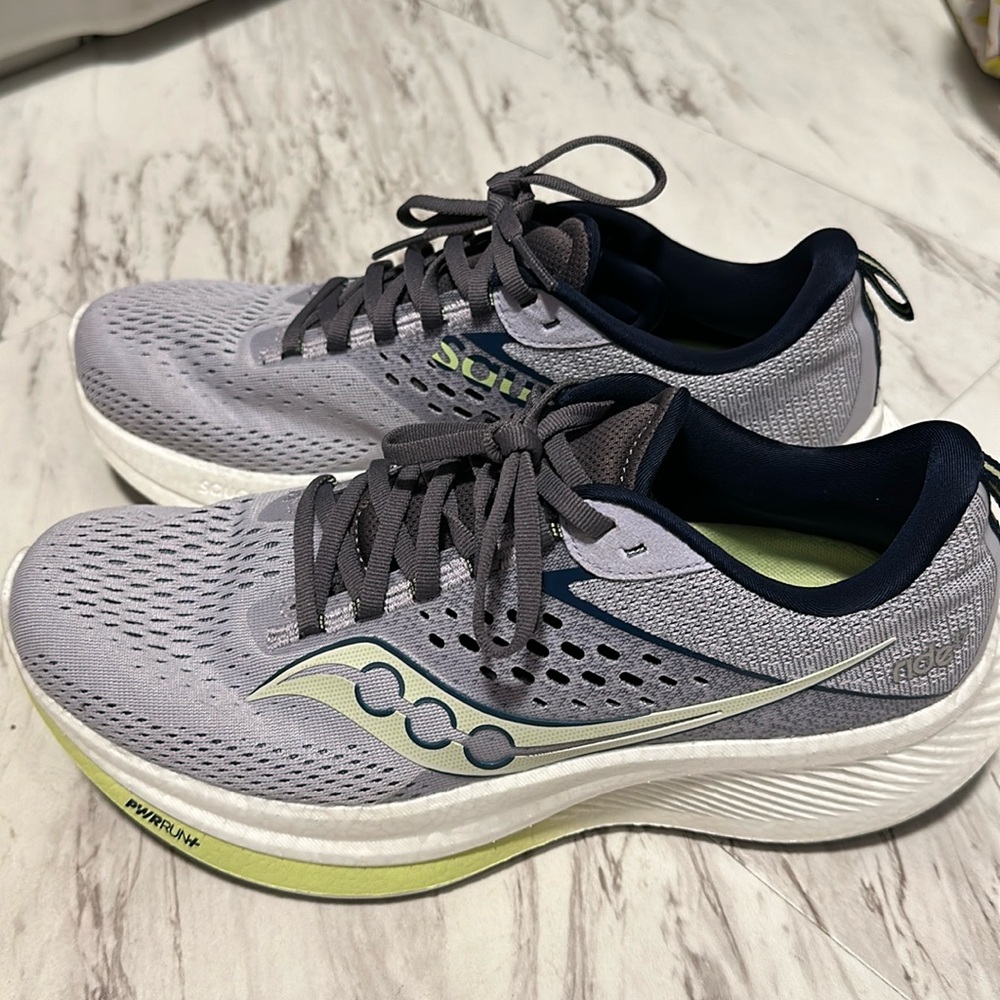 Saucony Ride 17 Women's Size 9.5 Gray Lace Up Running Athletic Shoes S10924-110